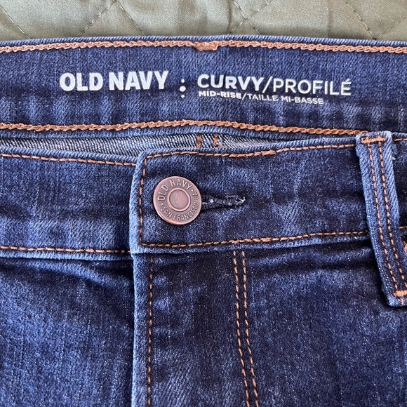 Old Navy Midrise Curvy Jeans 8P - Picture 3 of 4
